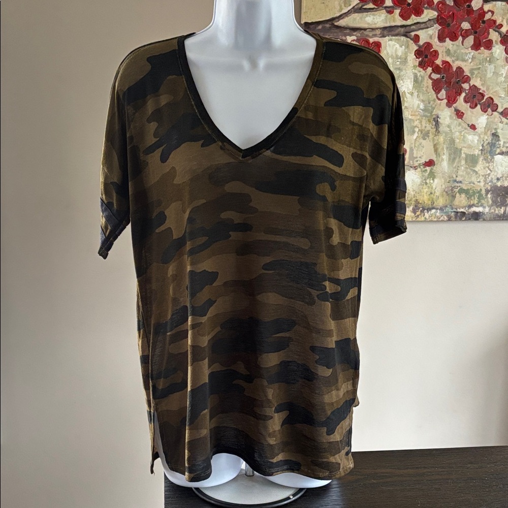 Lucky Brand v neck sheer lightweight camo tee